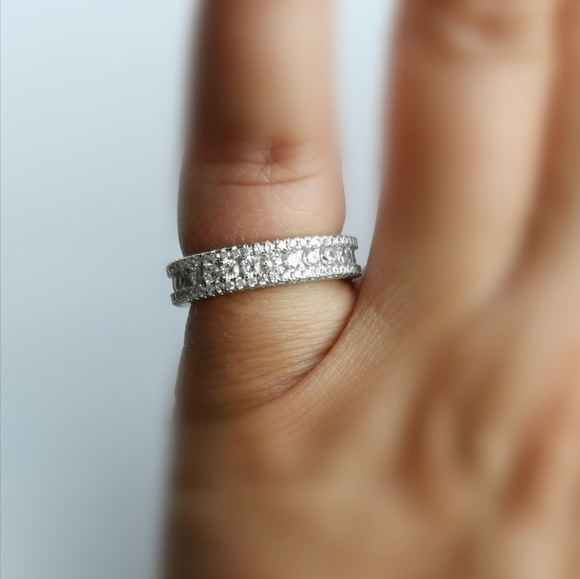 CZ eternity band ring size 8 in Sterling Silver 🆕 - Picture 3 of 6